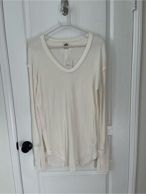 We The Free Cream V-Neck Long Sleeve Top